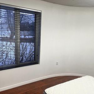 Chambre meublée dans une maison, tout inclus! - Photo 2