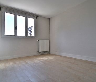 Location Appartement 3 pièces 62m² ST MARTIN D HERES 38400 - Photo 2