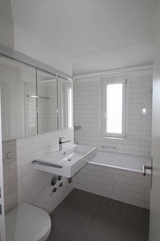 Schöne sanierte 4.5 Zimmerwohnung - Photo 5