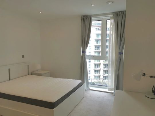 2 Bed Flat, York Road, SW11 - Photo 1