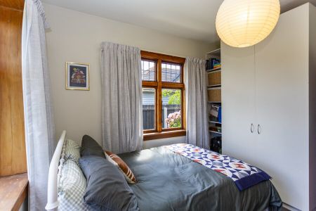 Lovely 3-bedroom character home! - Photo 4