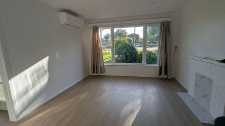 Newly Renovated 3 Bedroom Home - Photo 2