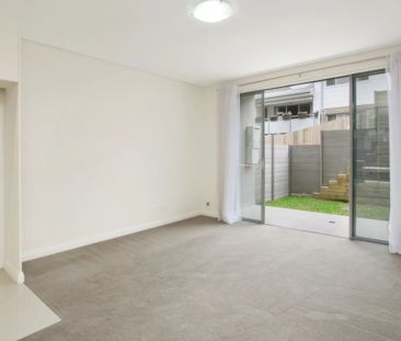 Ground Floor Studio in the Heart of Brookvale – Furnished - Photo 1