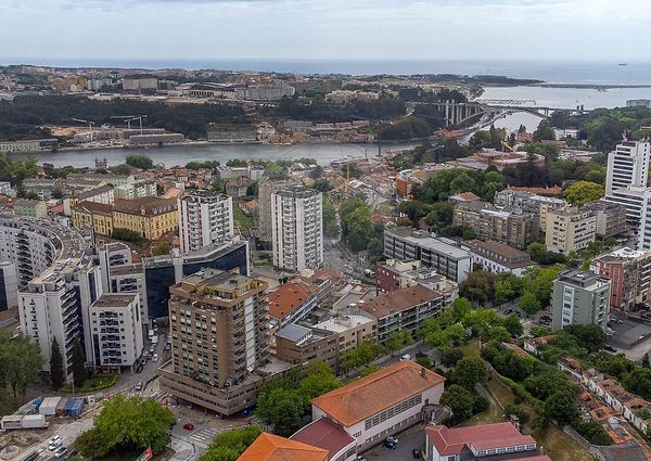 Apartamento T4 em Porto