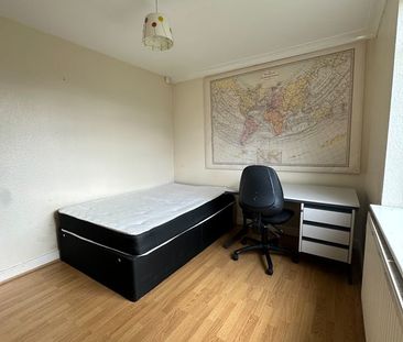 6 Bed End Terrace, Roman Way, B15 - Photo 4