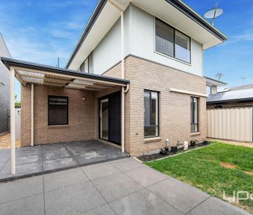 40B The Avenue, Caroline Springs - Photo 6