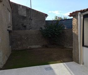 Maison de bourg entièrement rénovée avec son jardin intimiste - Photo 4