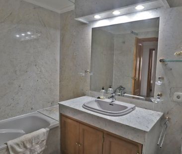 Middle Floor Apartment in Marbella - Photo 2