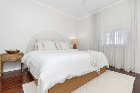 35 Crown Street, Belmont. - Photo 4