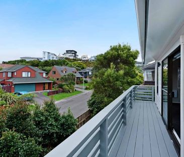 Fabulous, large, modern and low maintenance - Photo 1