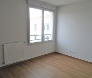 Location Appartement 2 pièces 40m² ST ANDRE DE CUBZAC 33240 - Photo 2