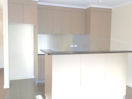 Appealing two bedroom home - Photo 2