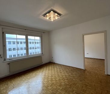 Dachgeschosswohnung im Zentrum - Photo 3