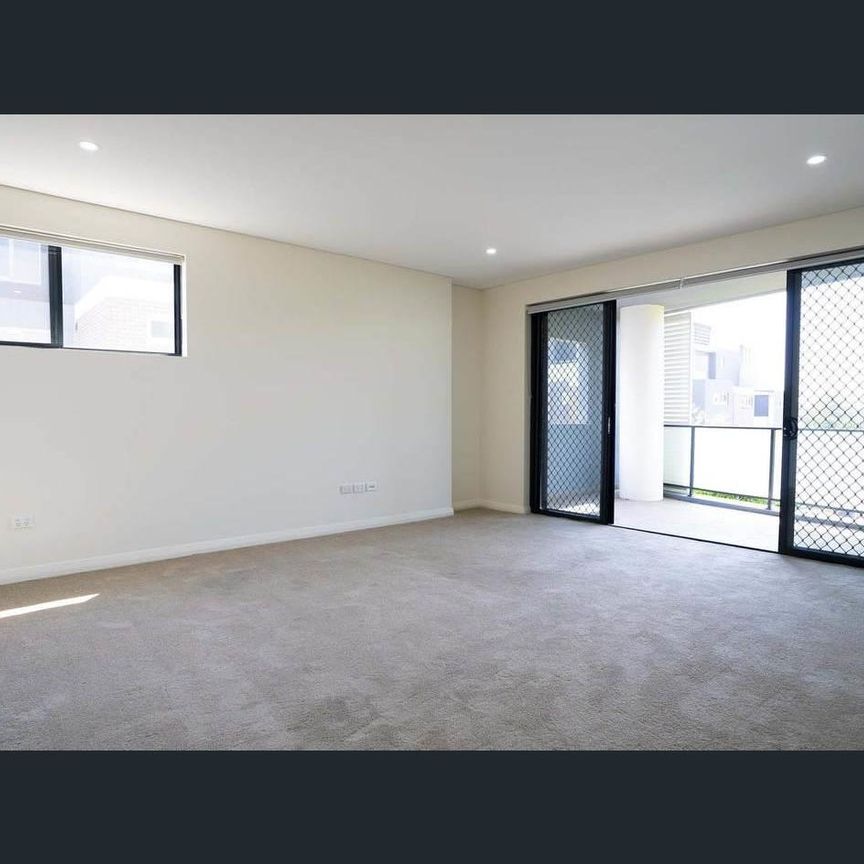 Beautiful 2 Bedroom Apartment - Photo 1
