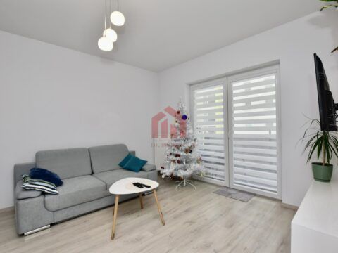 3-pok mieszkanie z miejscem w garażu i komórką - Фото 1