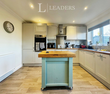 3 bedroom bungalow to rent The Street, Alburgh, IP20 - Photo 3