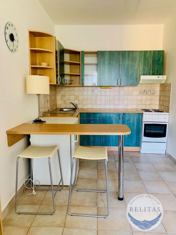 Pronájem bytu 2+kk 42 m2 - Fotografie 3