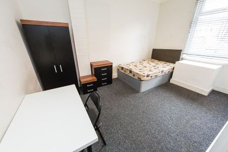 Harold Avenue, Hyde Park, Leeds - Photo 2