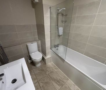 Hilltop Court, Manchester - Photo 5