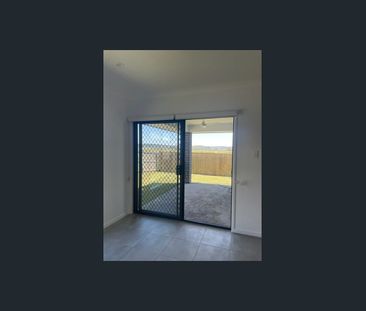 23 Tallowwood Bvde, Cotswold Hills, Qld 4350 - Photo 2