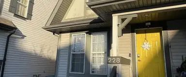 Duplex for rent in the Culdesac | Calgary - Photo 1