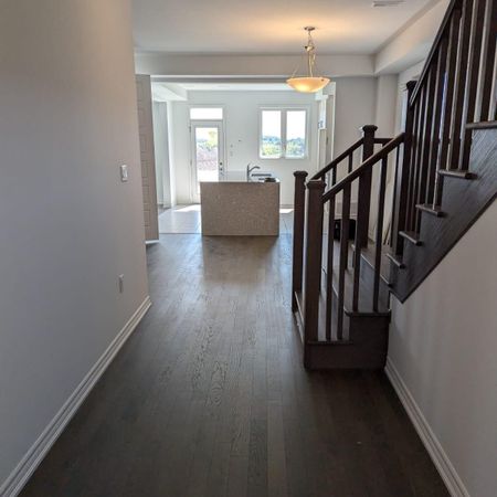 For Lease - 65 Suzuki Street Unit# Upper, Barrie, Ontario - Photo 4