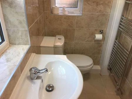 Brighton Road, Reading, RG6 - Photo 5