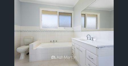 Spacious Three-Bedroom Home in Prime Frankston Location - Photo 4