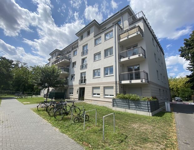 KOMFORTABEL WOHNEN: MIT AUFZUG - BALKON, FUSSBODENHEIZUNG, EINBAUKÜCHE UND PARKETT - Foto 1