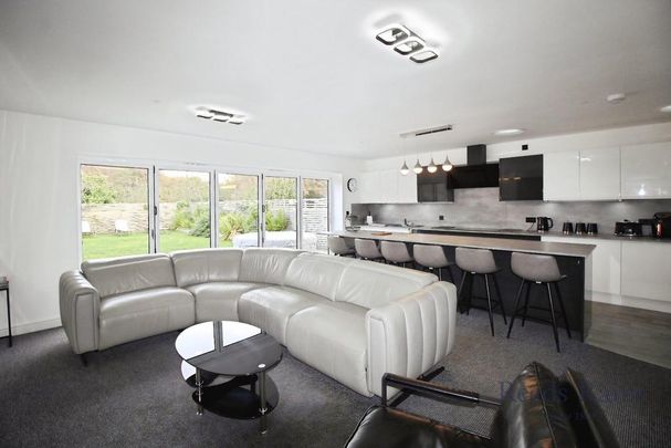 4 bedroom detached house to rent - Photo 1