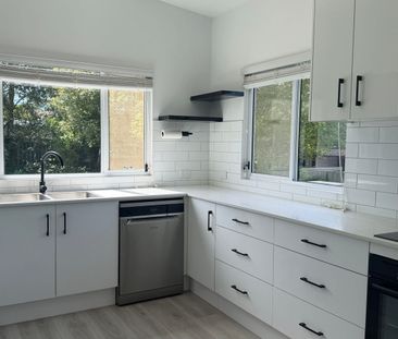 A place to settle in and make your own - Photo 5