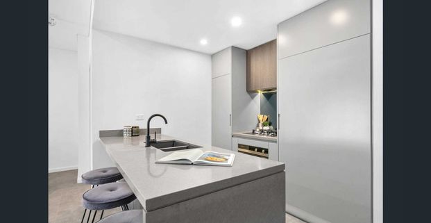 Sanctuary of style, space and quality walking distance to Epping station - Photo 1