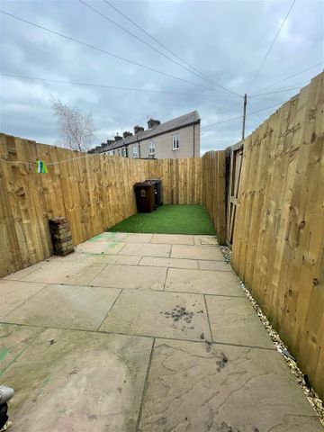 2 bed house to rent in Heywood Street, Blackburn, BB6 - Photo 5