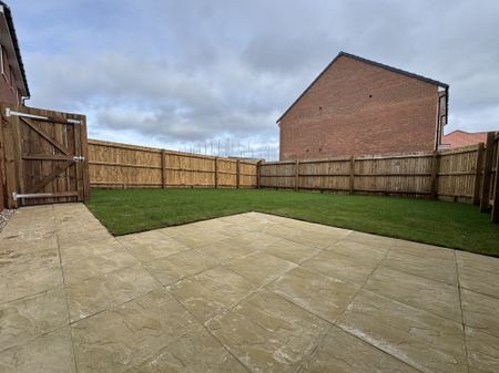 Covenham Drive, Grantham - Photo 2