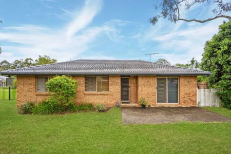 94 Lyndale Street, Daisy Hill. - Photo 3