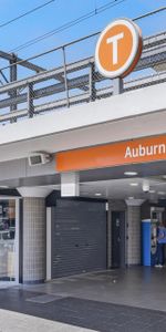 Ground floor, Prime location, Minutes Walk To Station And Shopping Centre!! - Photo 4