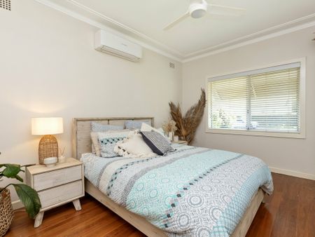 Charming Home in North Tamworth - Photo 4