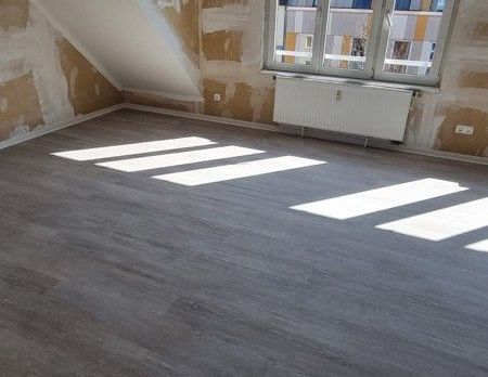 Hoch hinaus mit viel Platz! Ideale 2-Zimmer-Wohnung mit Ausblick - Foto 1