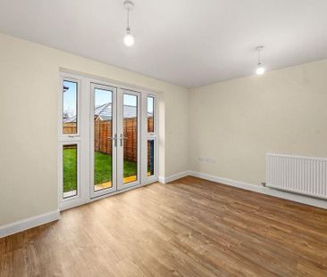 4 bedroom semi-detached house to rent - Photo 3