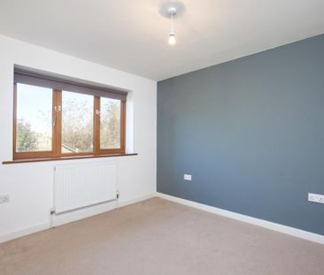 3 bedroom detached house to rent - Photo 4