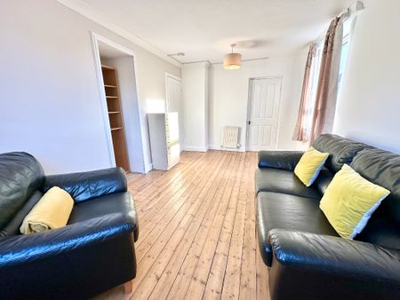 Carnegie Court, The Pleasance, Edinburgh, EH8 9SN - Photo 3