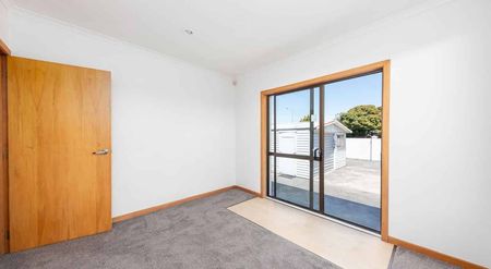 Three bedroom house for rent - Photo 2