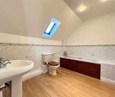 2 bedroom semi-detached house to rent - Photo 4