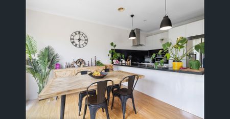 Modern 3 bedroom home - Photo 3