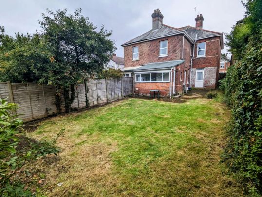 To Rent Sedgley Road, Winton, Bournemouth, BH9 £2,625 pcm Tenancy Info - Photo 1