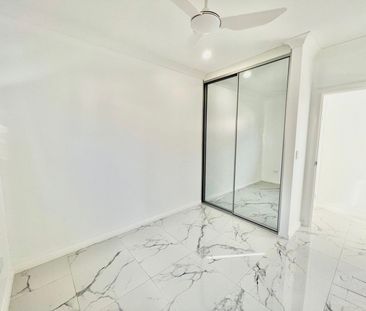 Neat & Convenient 2-Bedroom granny flat with plenty of parking - Photo 2