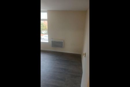 1 Bed Flat, Seaford Road, M6 - Photo 2