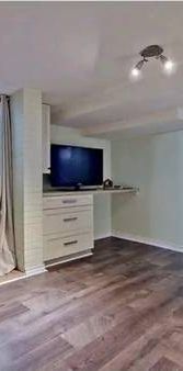 🏡 $1900 - A spacious private apartment with 1 Bed, 1 Bath & Parking - Photo 1