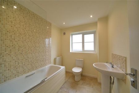 5 bedroom detached house to rent - Photo 2