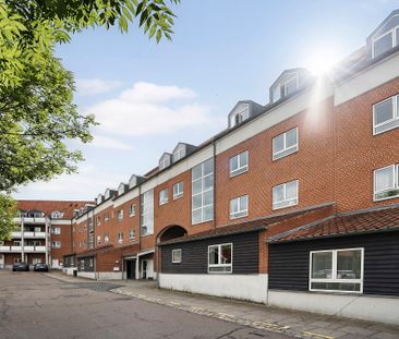 Centralt beliggenhed med gratis parkering samt hyggeligt gårdmiljø - Photo 4